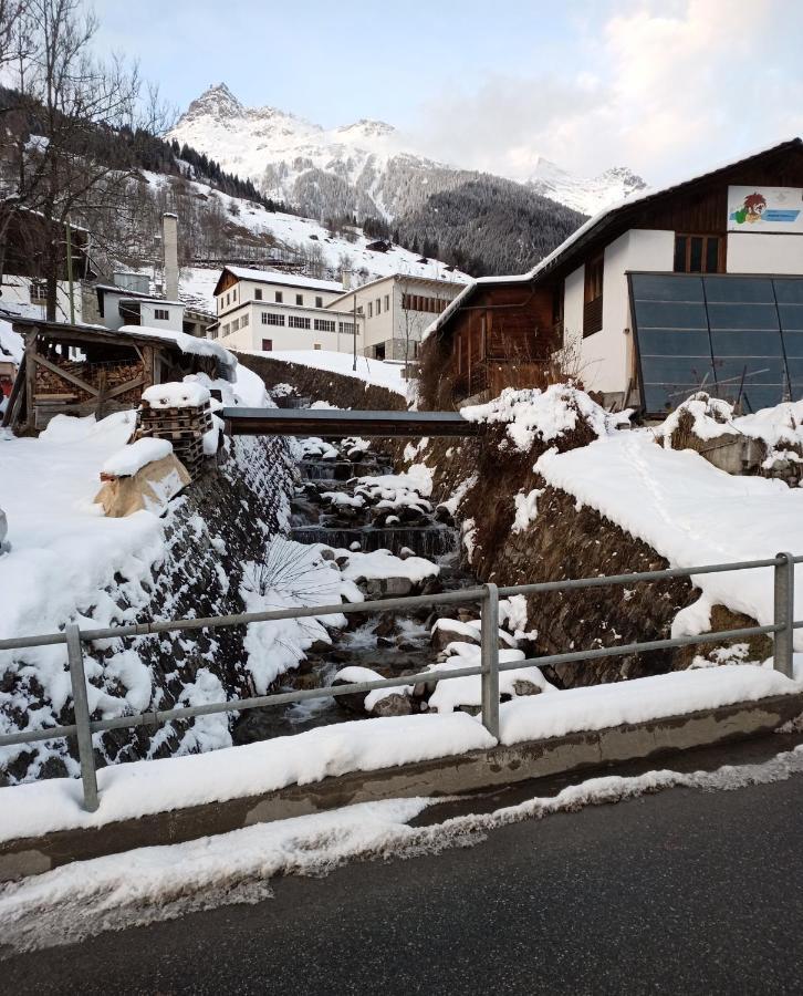 Casa Steilalva - Grosszuegiges Chalet Fuer Erholsamen Familienurlaub Surrein Extérieur photo